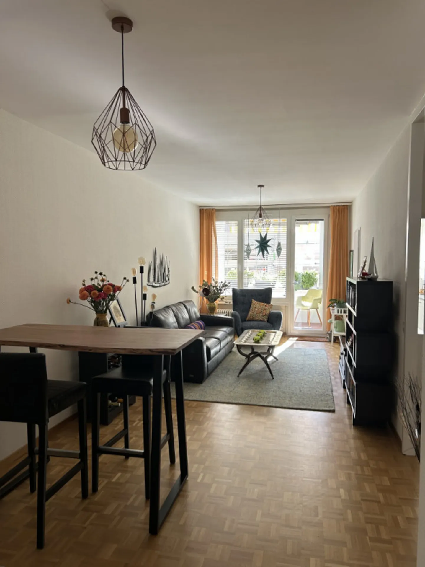 Spacious 3-Room Apartment - Photo 2 of 12