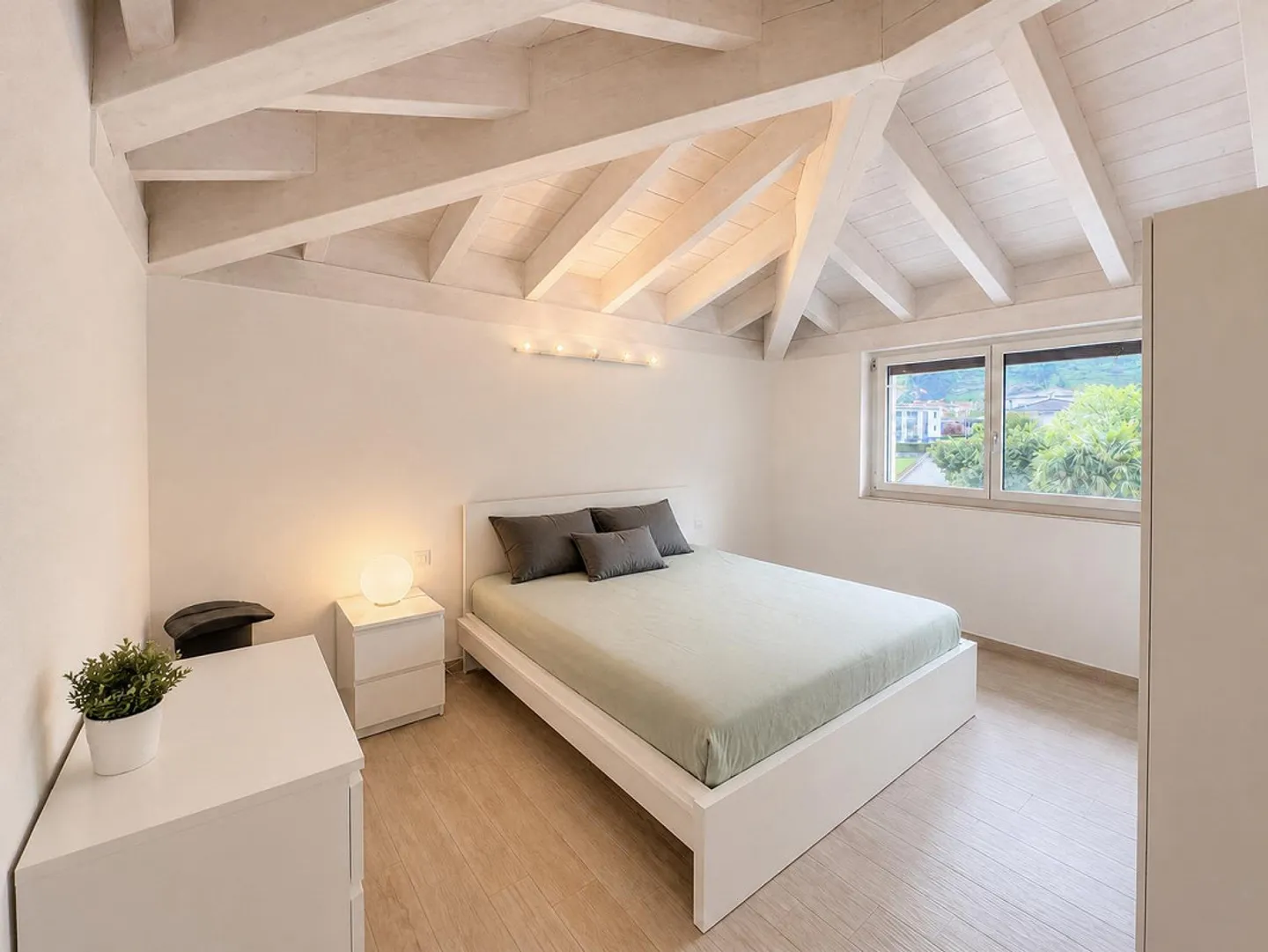 Modernes Apartment in Camorino - Foto 3 von 10