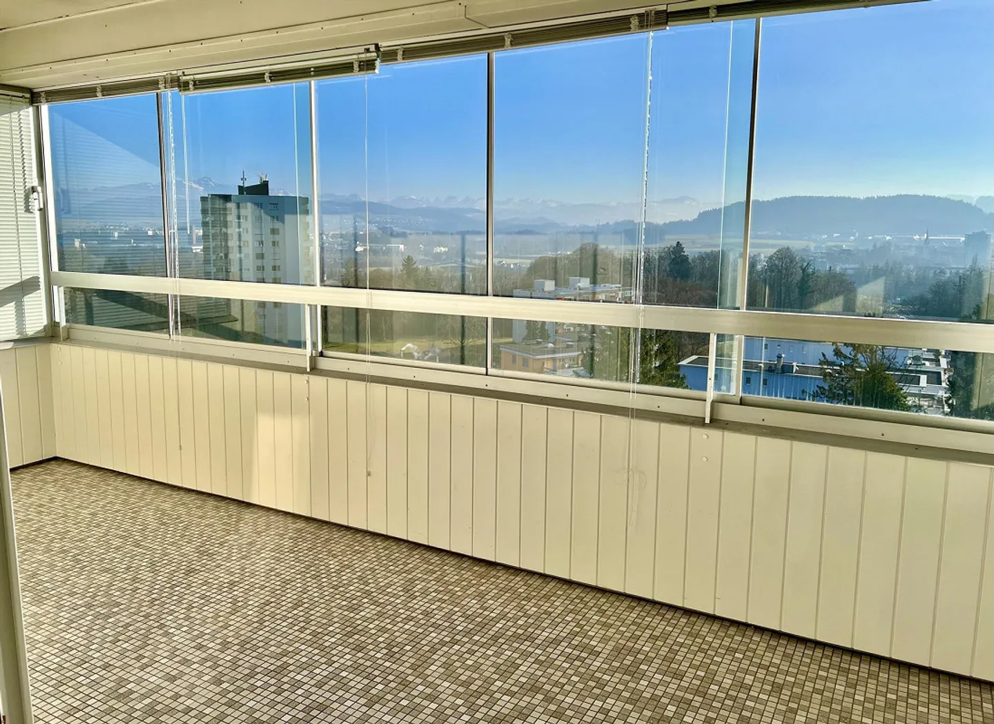 Helle Wohnung mit traumhaftem Ausblick - Foto 10 von 12