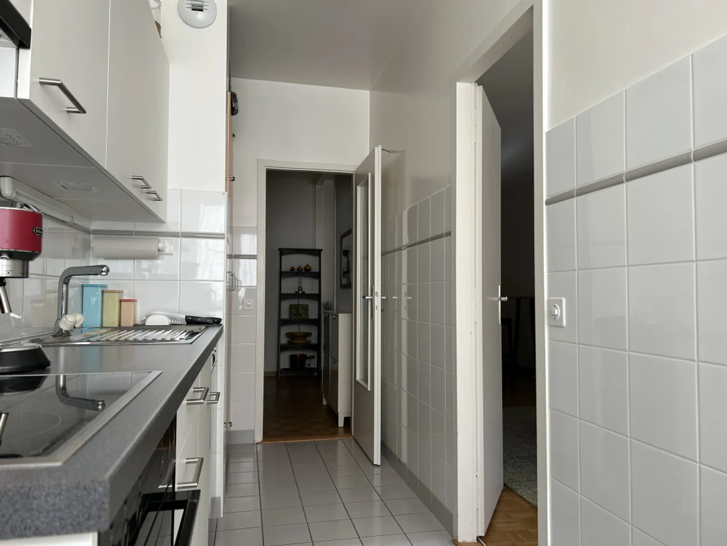 Spacious 3-Room Apartment - Photo 5 of 12