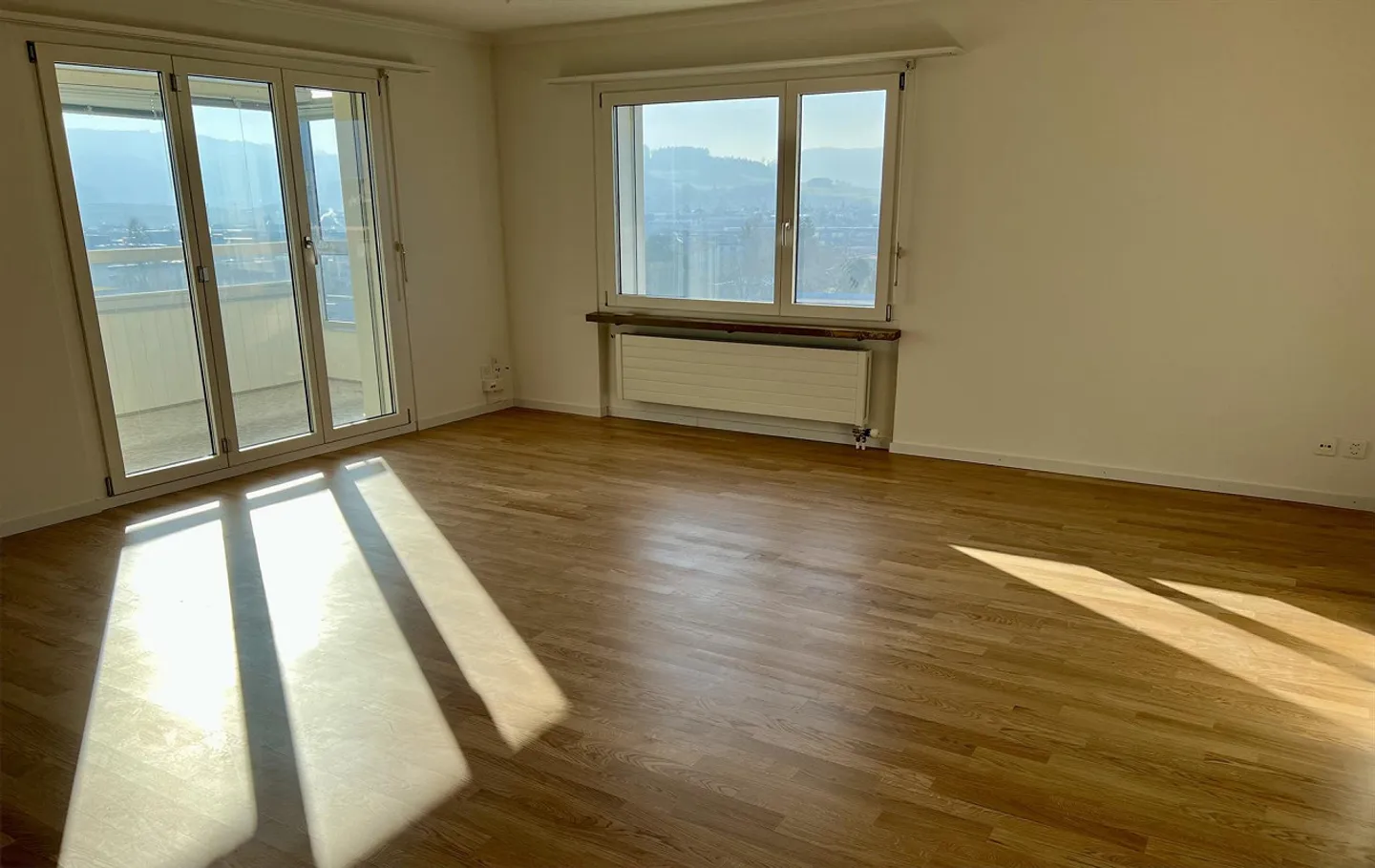 Helle Wohnung mit traumhaftem Ausblick - Foto 4 von 12