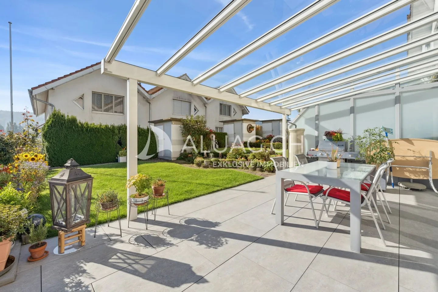 End Row House with Terrace and Garden - Photo 11 of 11