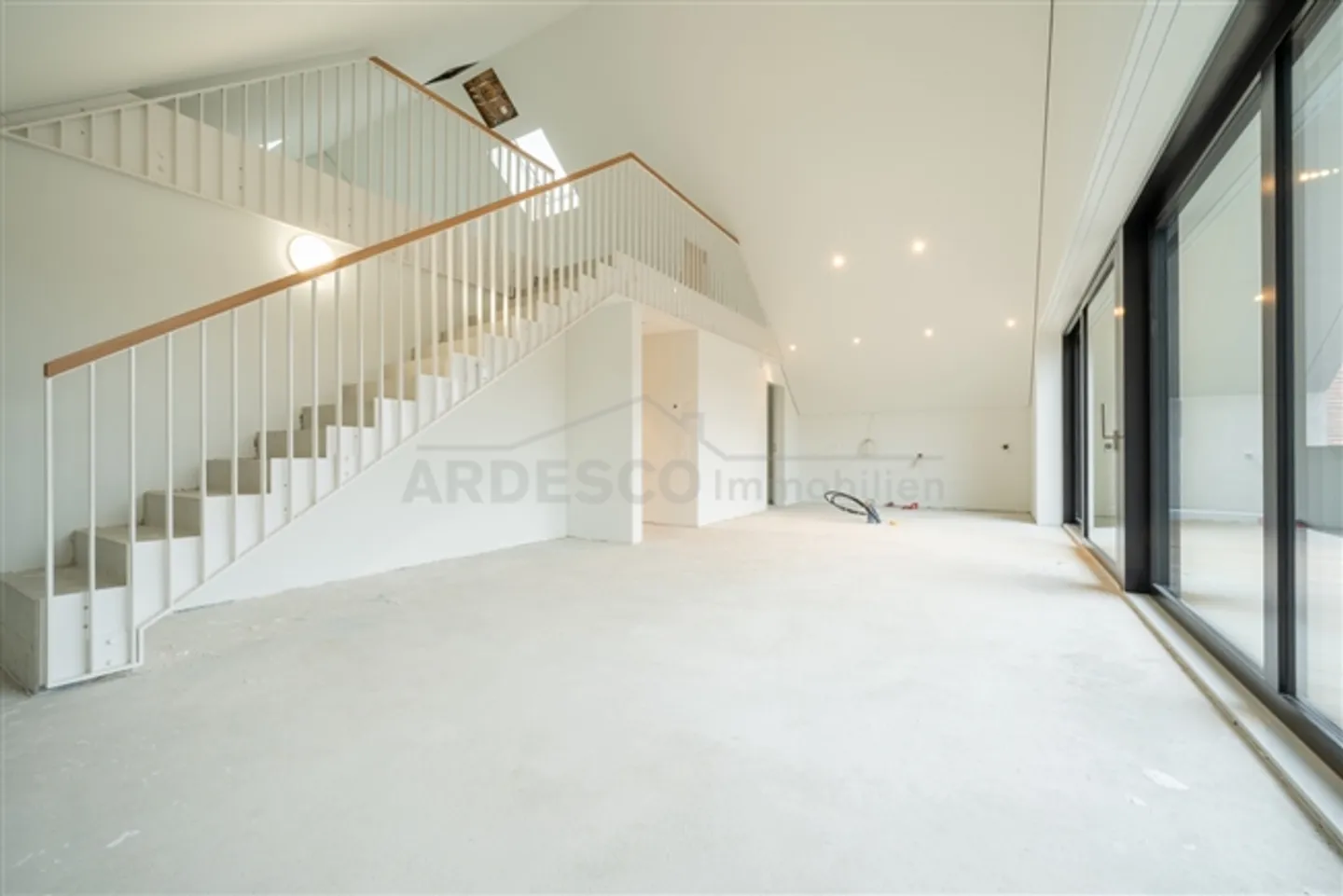 Gallery Living Dream! - Photo 3 of 5