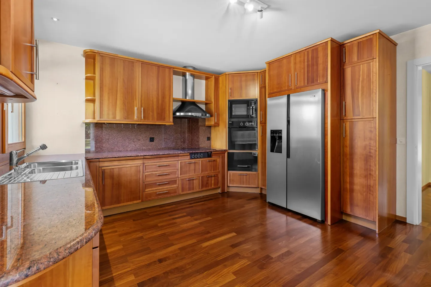 Elegant Detached House in Epalinges - Photo 3 of 12
