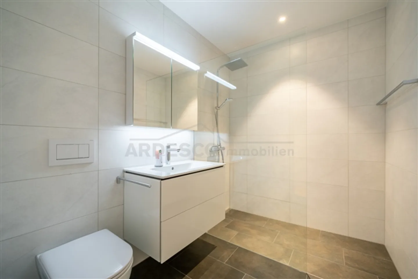 Gallery Living Dream! - Photo 5 of 5