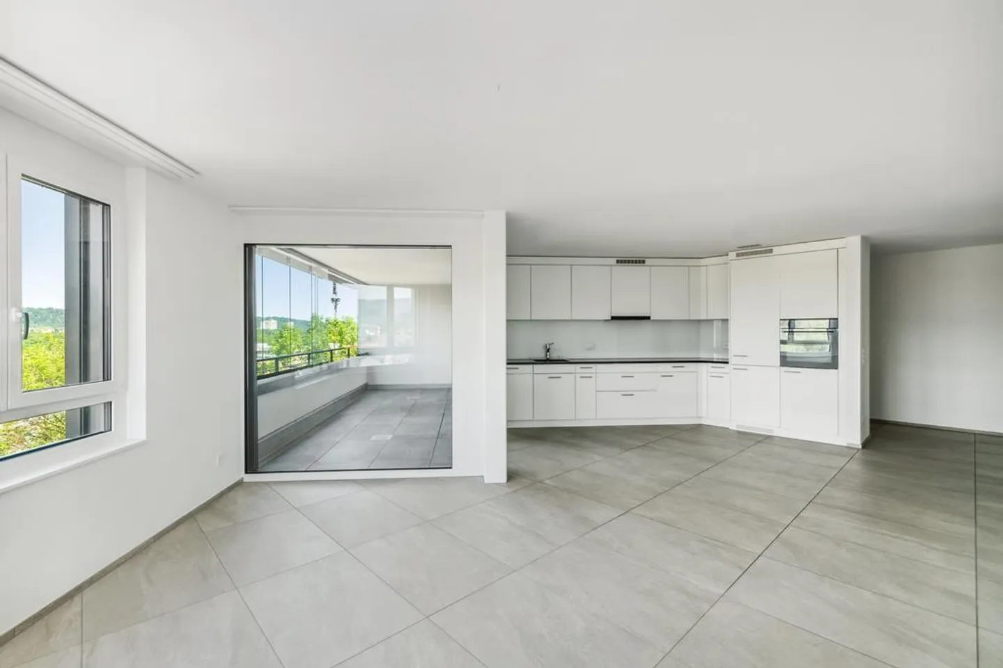 Appartement lumineux de 4,5 pièces avec vue sur le Birstal - Photo 4 sur 11