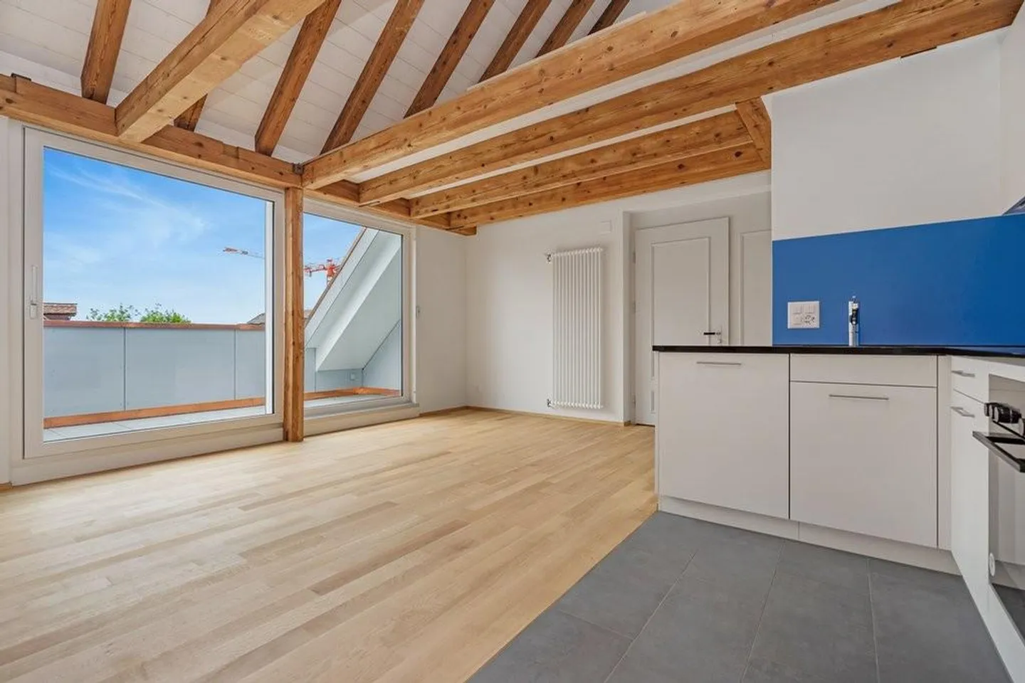 Charmante appartement sous les toits de 2,5 pièces - Photo 1 sur 12