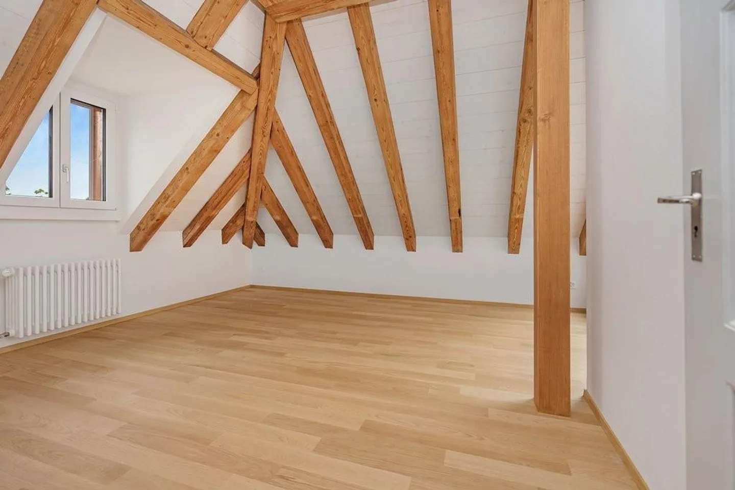 Charmante appartement sous les toits de 2,5 pièces - Photo 7 sur 12