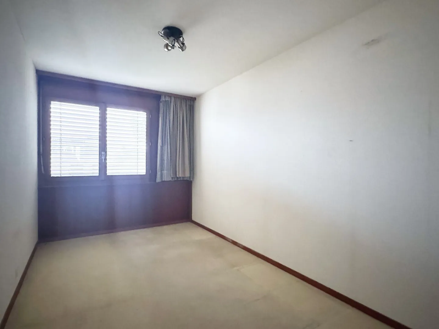 Triplex de 180 m2 à rénover à Nyon - Foto 9 di 14