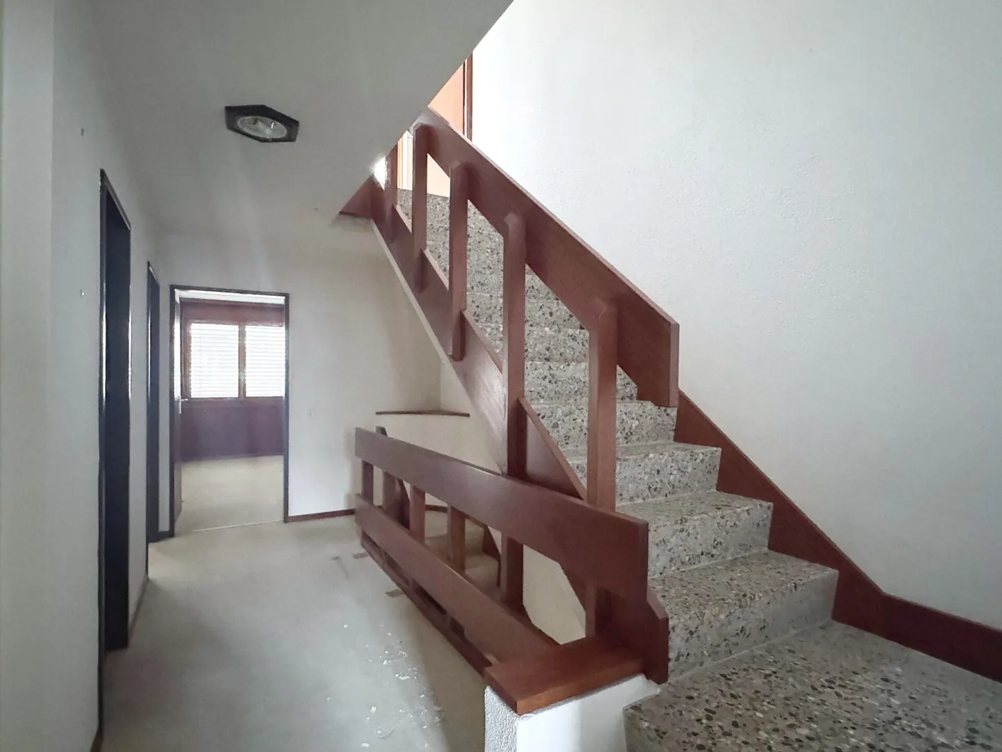 Triplex de 180 m2 à rénover à Nyon - Foto 10 di 14