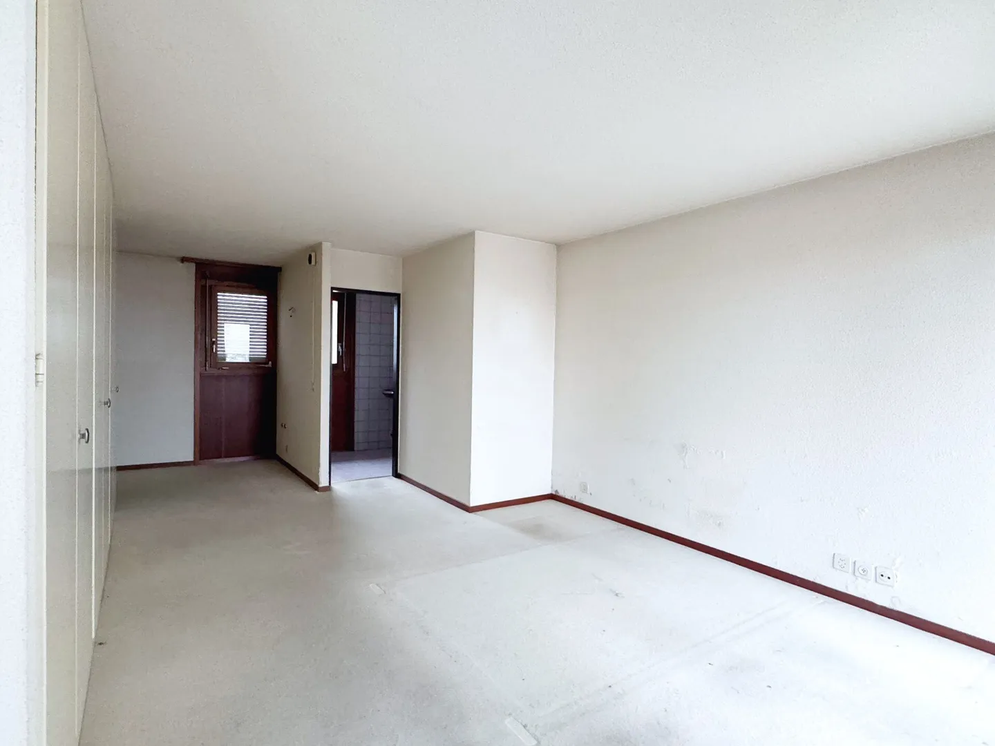 Triplex de 180 m2 à rénover à Nyon - Foto 11 di 14