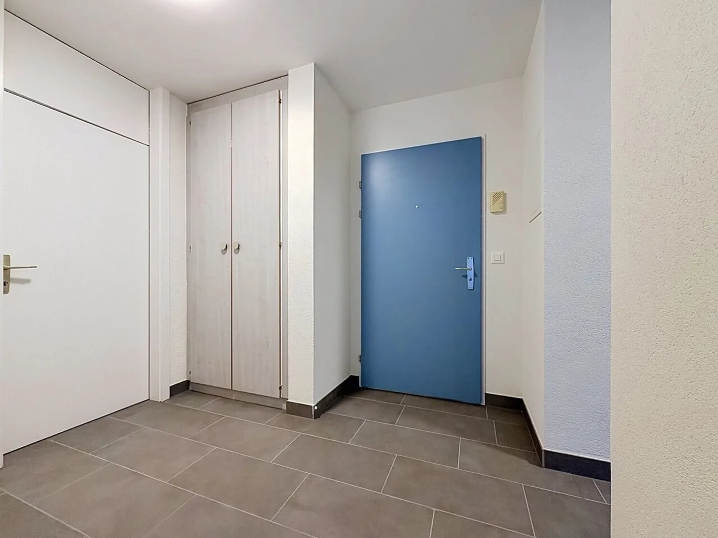 Charmante 2½-Zimmer-Wohnung komplett renoviert! - Foto 2 von 8