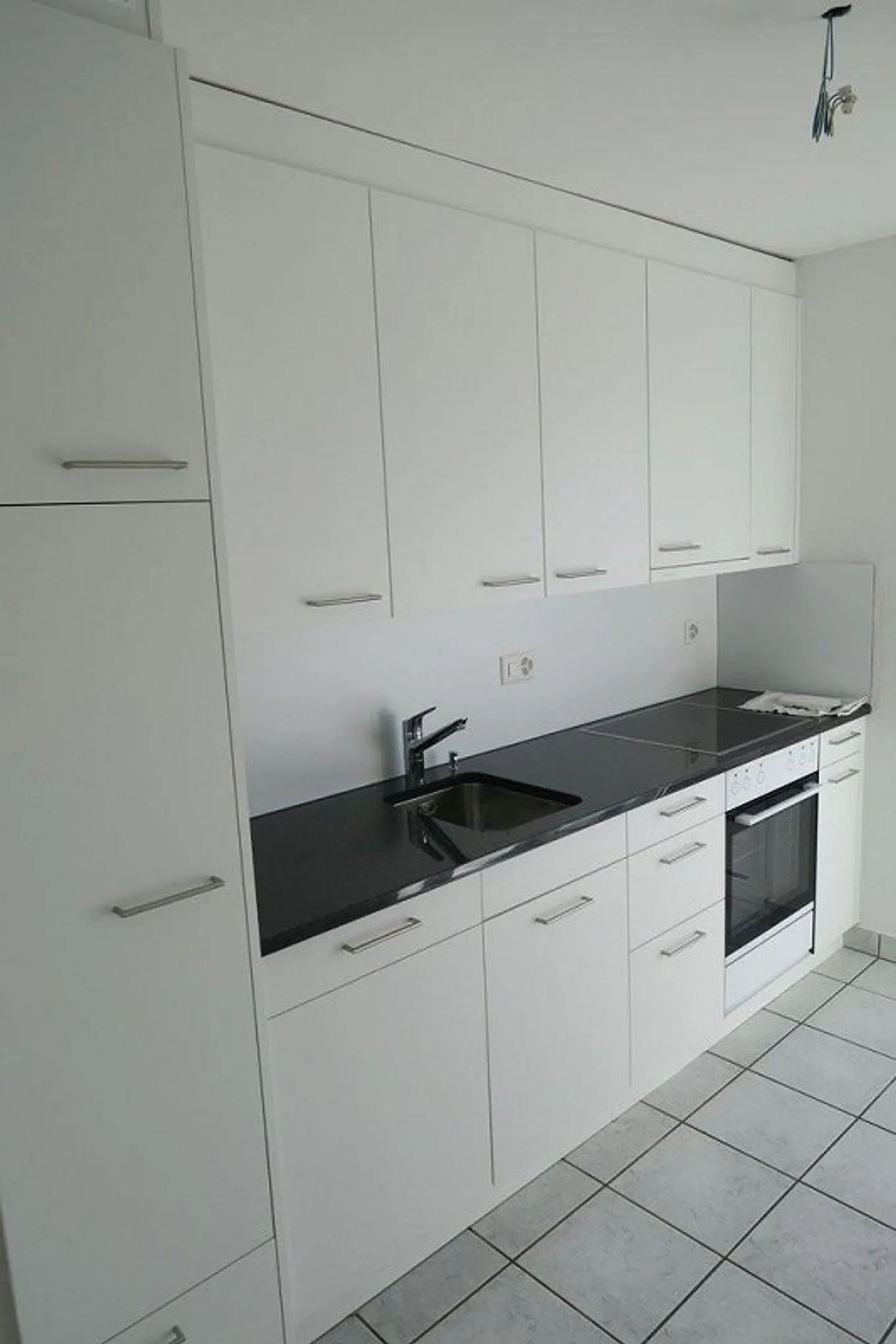 Renovated apartment with green views - Photo 6 of 10