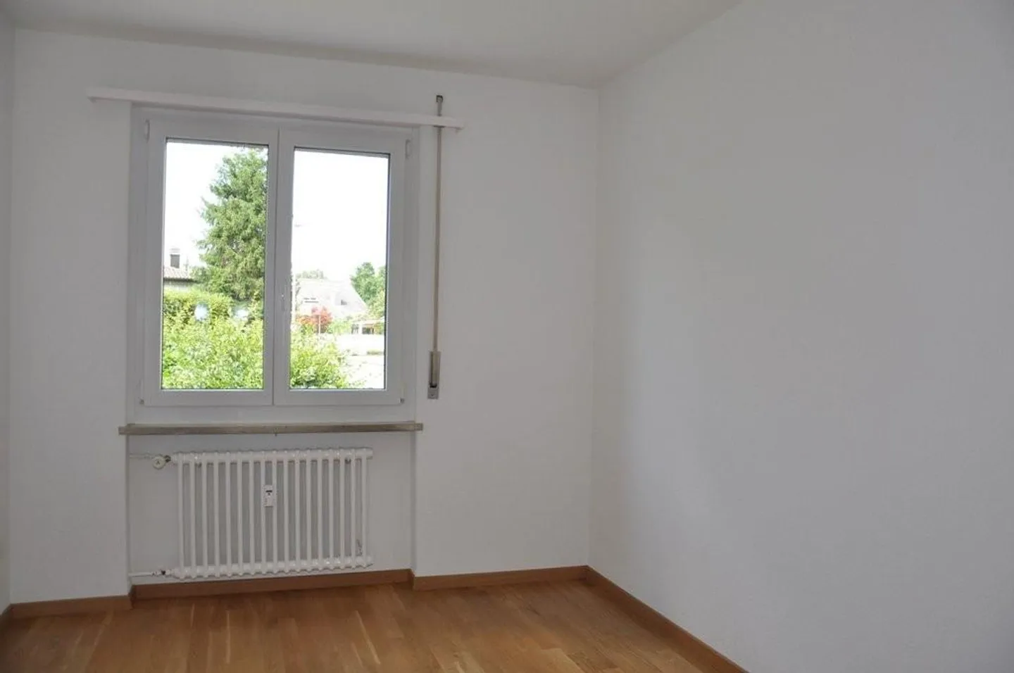 Renovated apartment with green views - Photo 10 of 10