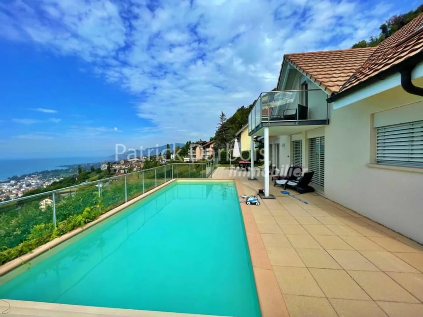 Villa indipendente di 5.5 locali a Chernex - Foto 1 di 13