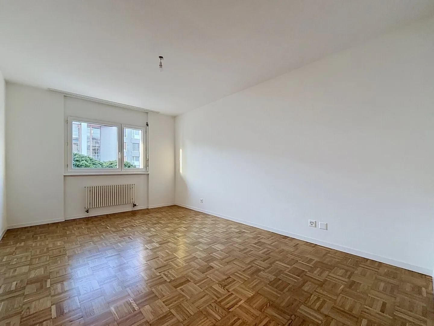 Charmante 2½-Zimmer-Wohnung komplett renoviert! - Foto 4 von 8