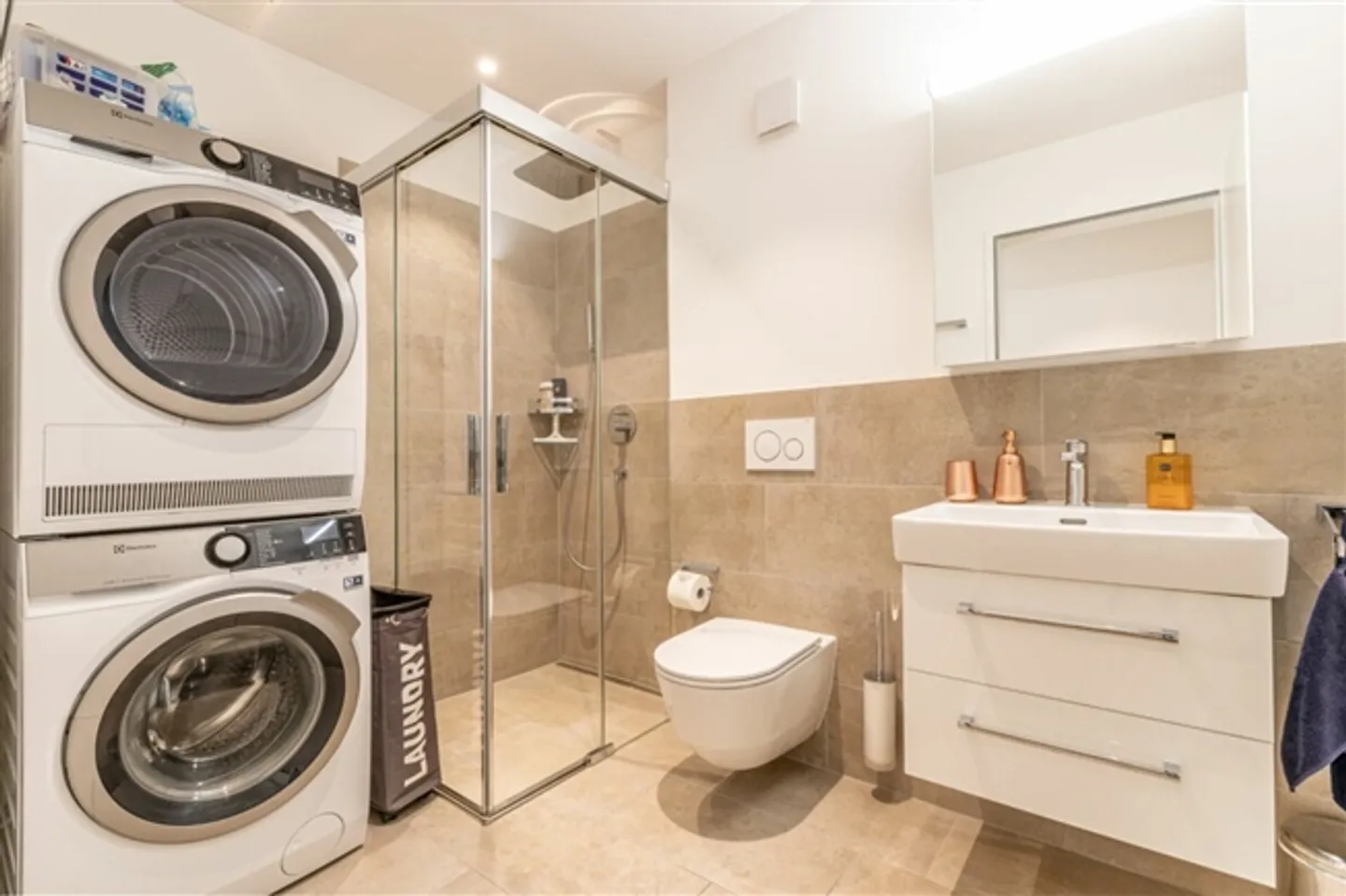 Condominium moderne de 4,5 pièces avec grand espace extérieur et jardin d'hiver - Photo 13 sur 14