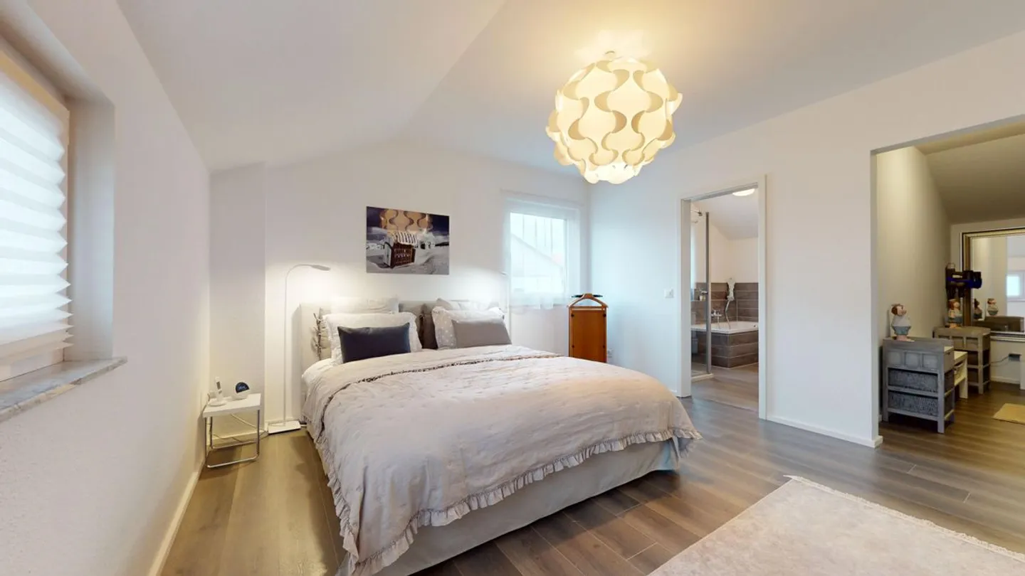 Villa familiale avec jardin bordé d'arbres ! - Photo 11 sur 13