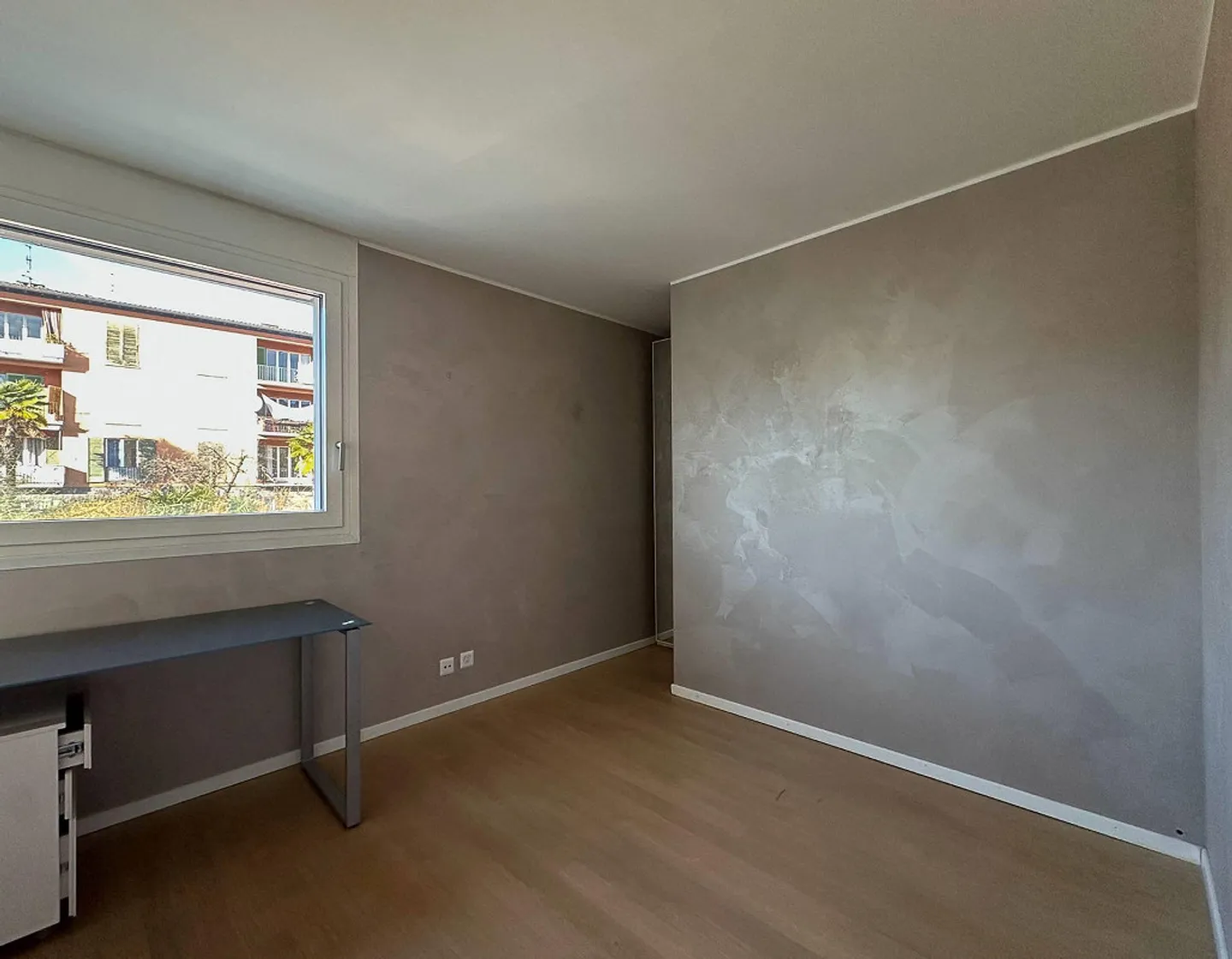 High-End Residence - Photo 9 of 13