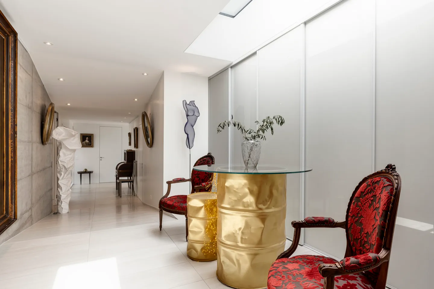 Stupenda villa contemporanea con vista a 180° sul lago e sulle Alpi - Foto 4 di 14