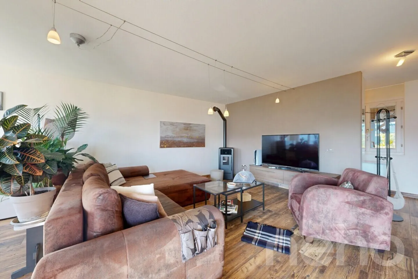 Semi-Detached House in Savièse with Panoramic View and Adjoining Studio - Photo 5 of 12