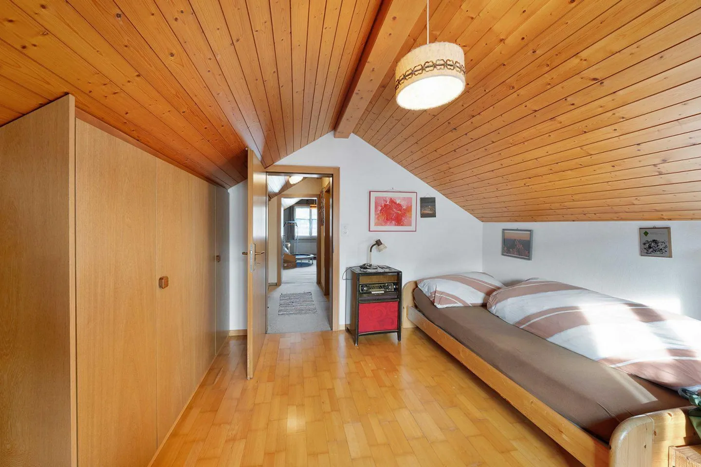 Residential and commercial building - Photo 8 of 13