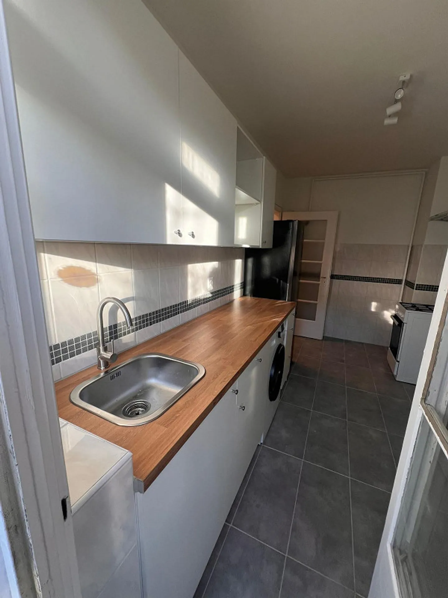 Incantevole appartamento di 1 locale, appena ristrutturato - Foto 3 di 9