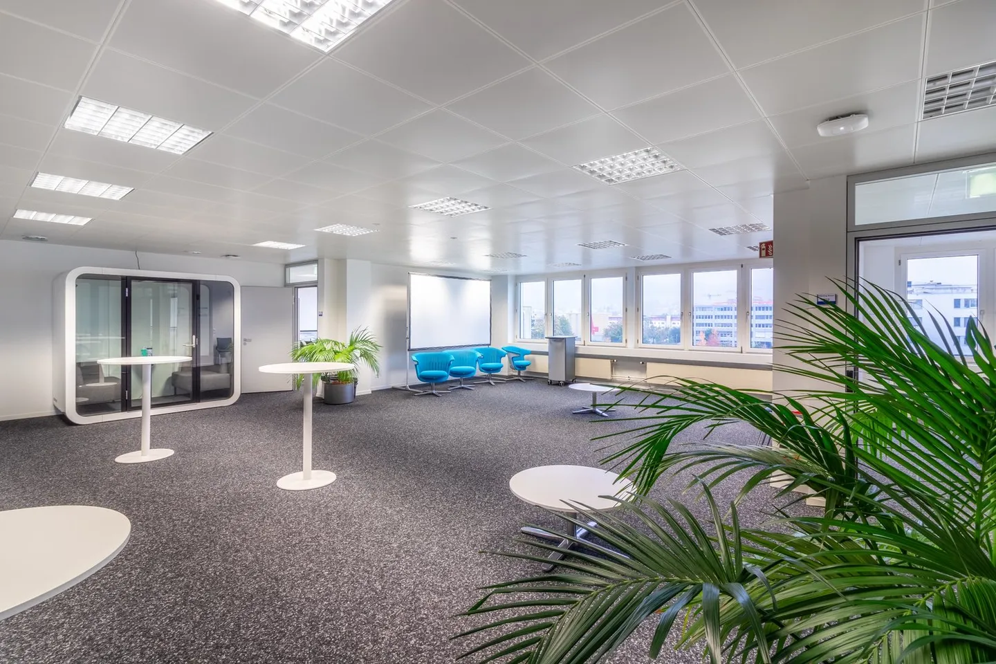 Bureaux lumineux à Erlenstrasse 4, 6343 Rotkreuz - Photo 1 sur 12