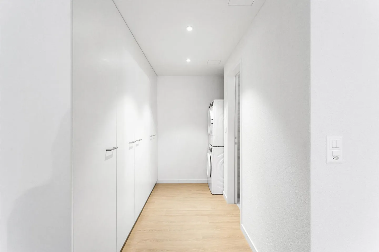 Appartamento moderno arredato - Foto 4 di 19