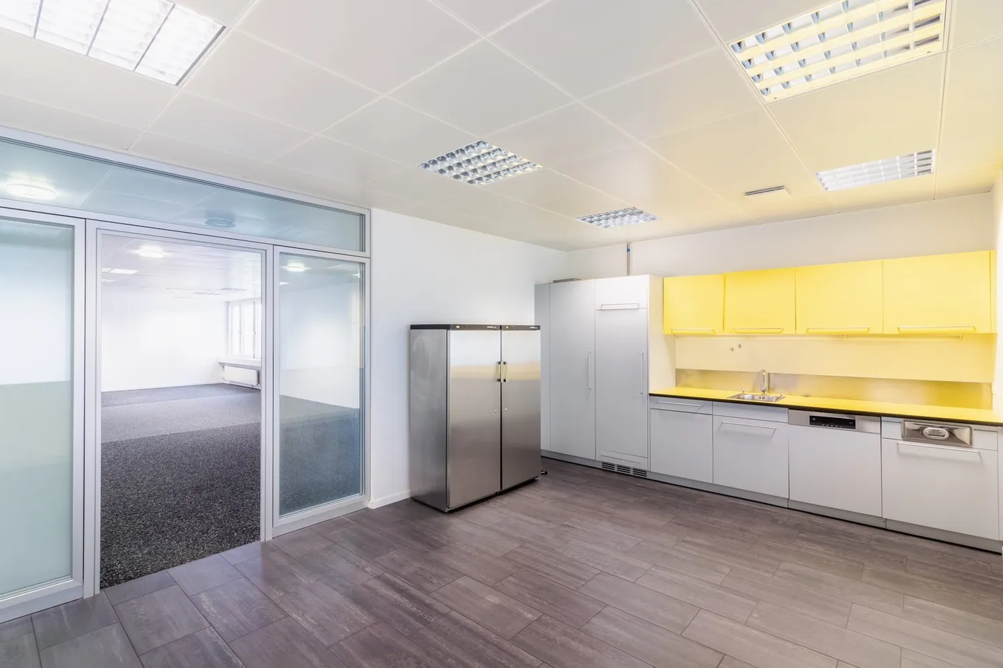 Bureaux lumineux à Erlenstrasse 4, 6343 Rotkreuz - Photo 8 sur 12