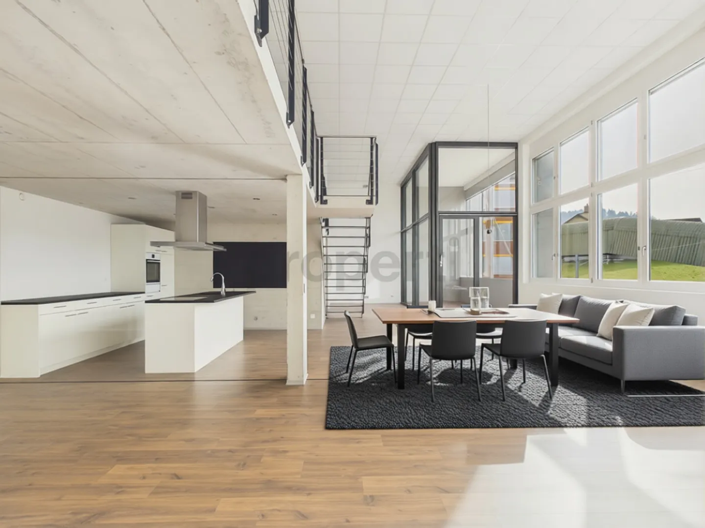 Stylisches Loft mit Balkon - Foto 2 von 13