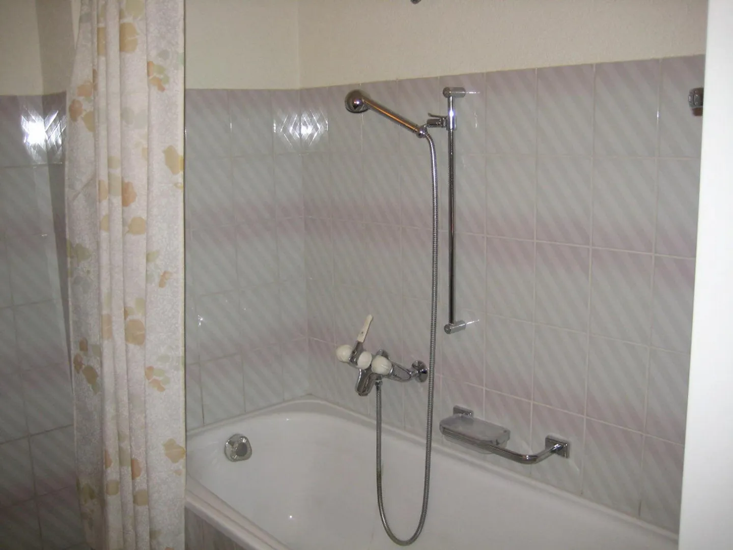Appartement à louer - Photo 2 sur 2