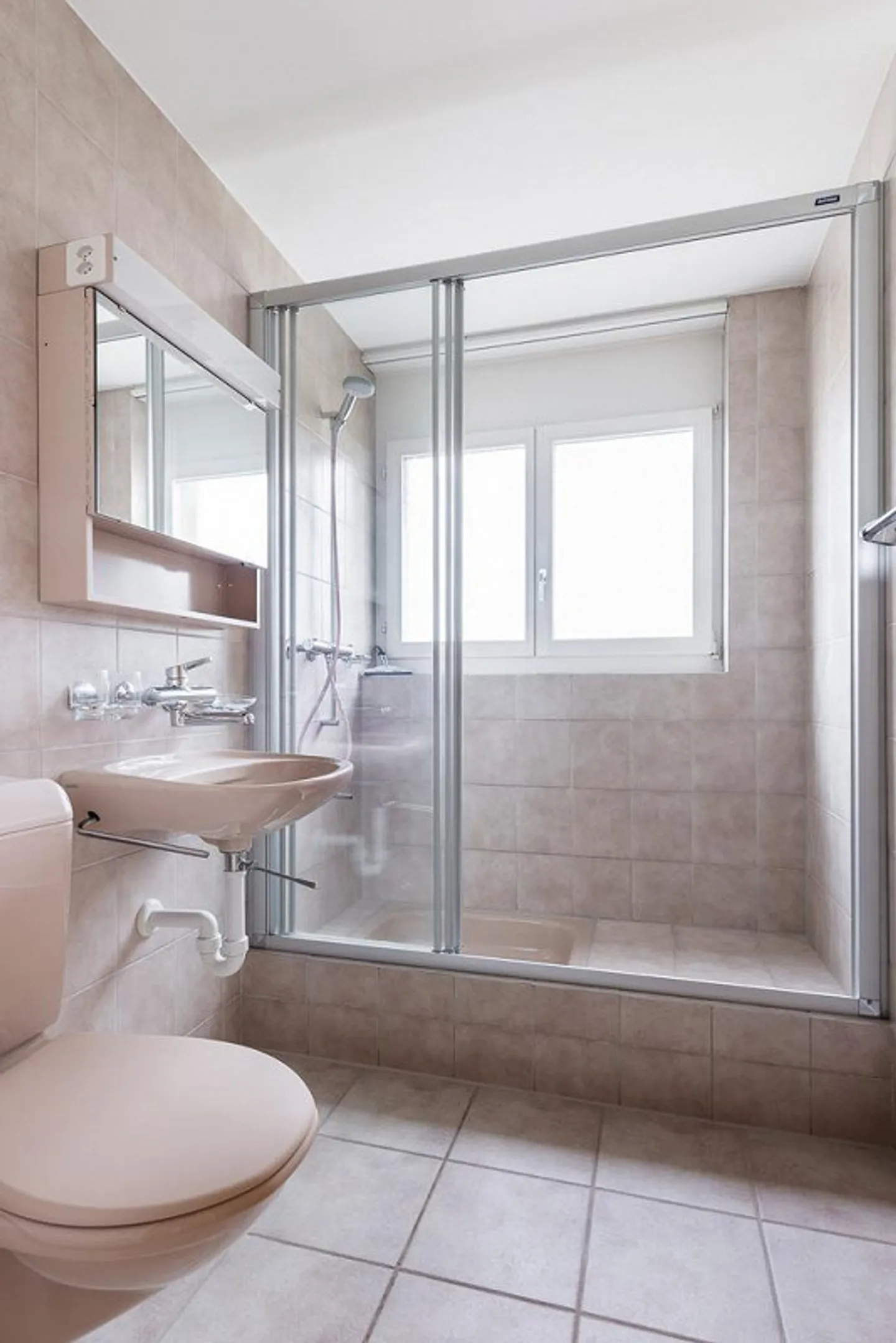 Appartamento adatto alle famiglie - 1 mese di affitto gratuito! - Foto 8 di 9