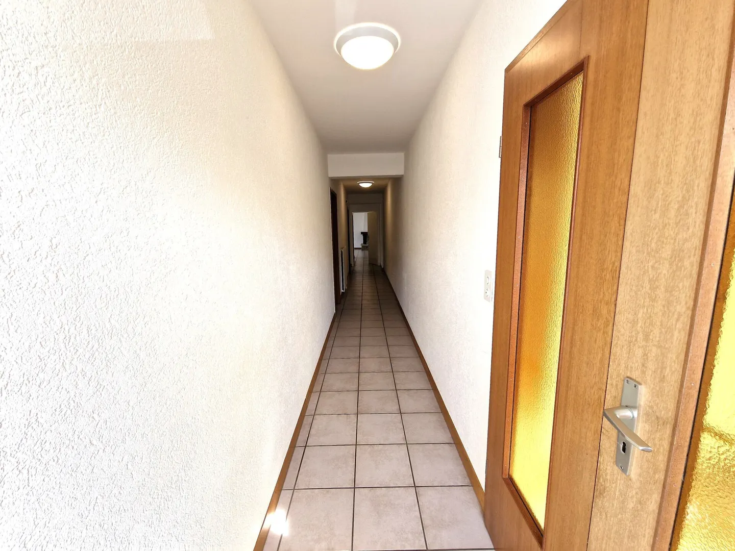 Appartement spacieux en zone industrielle - Photo 3 sur 12