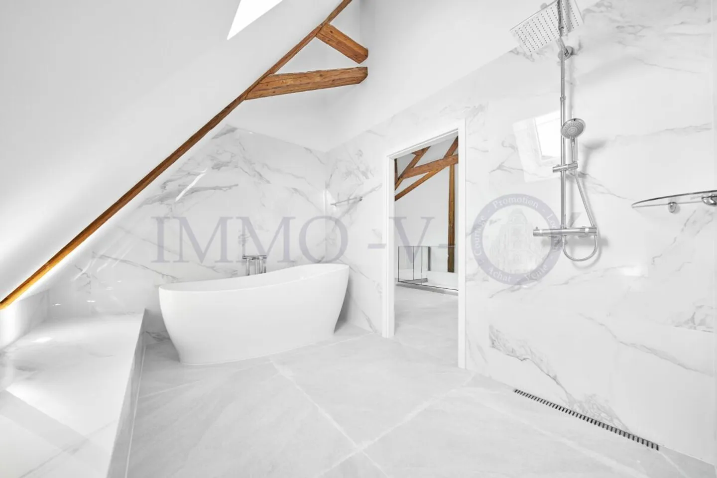 Renovierte Immobilie mit idealer Lage - Foto 8 von 9