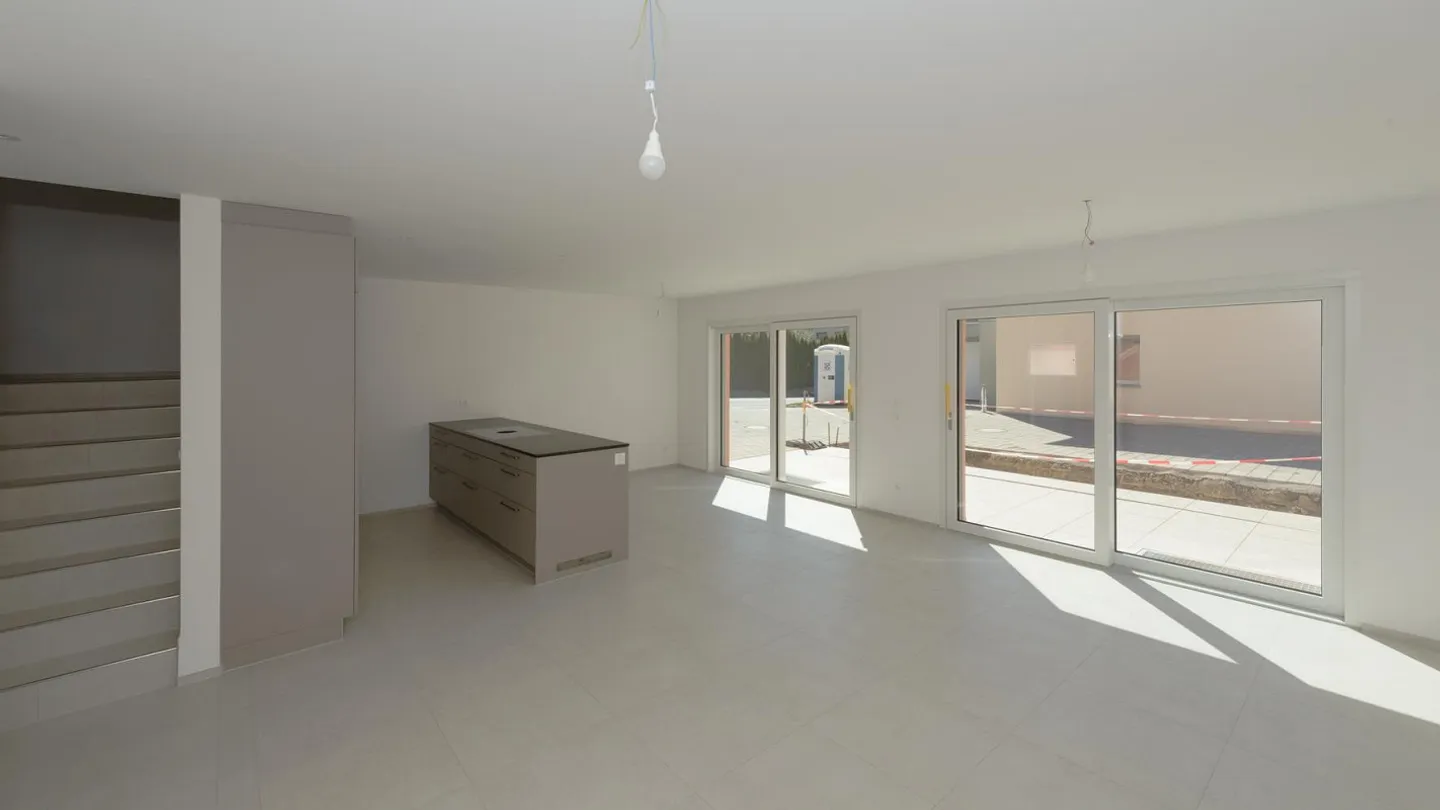Neues Familienhaus mit Garten - Foto 5 von 11