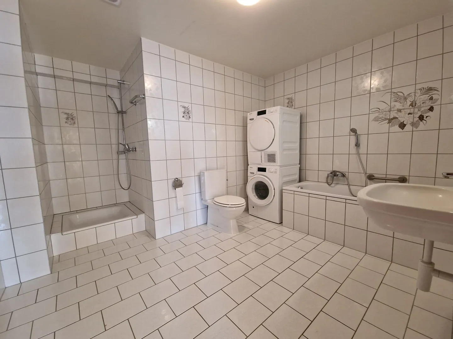 Appartement spacieux en zone industrielle - Photo 11 sur 12
