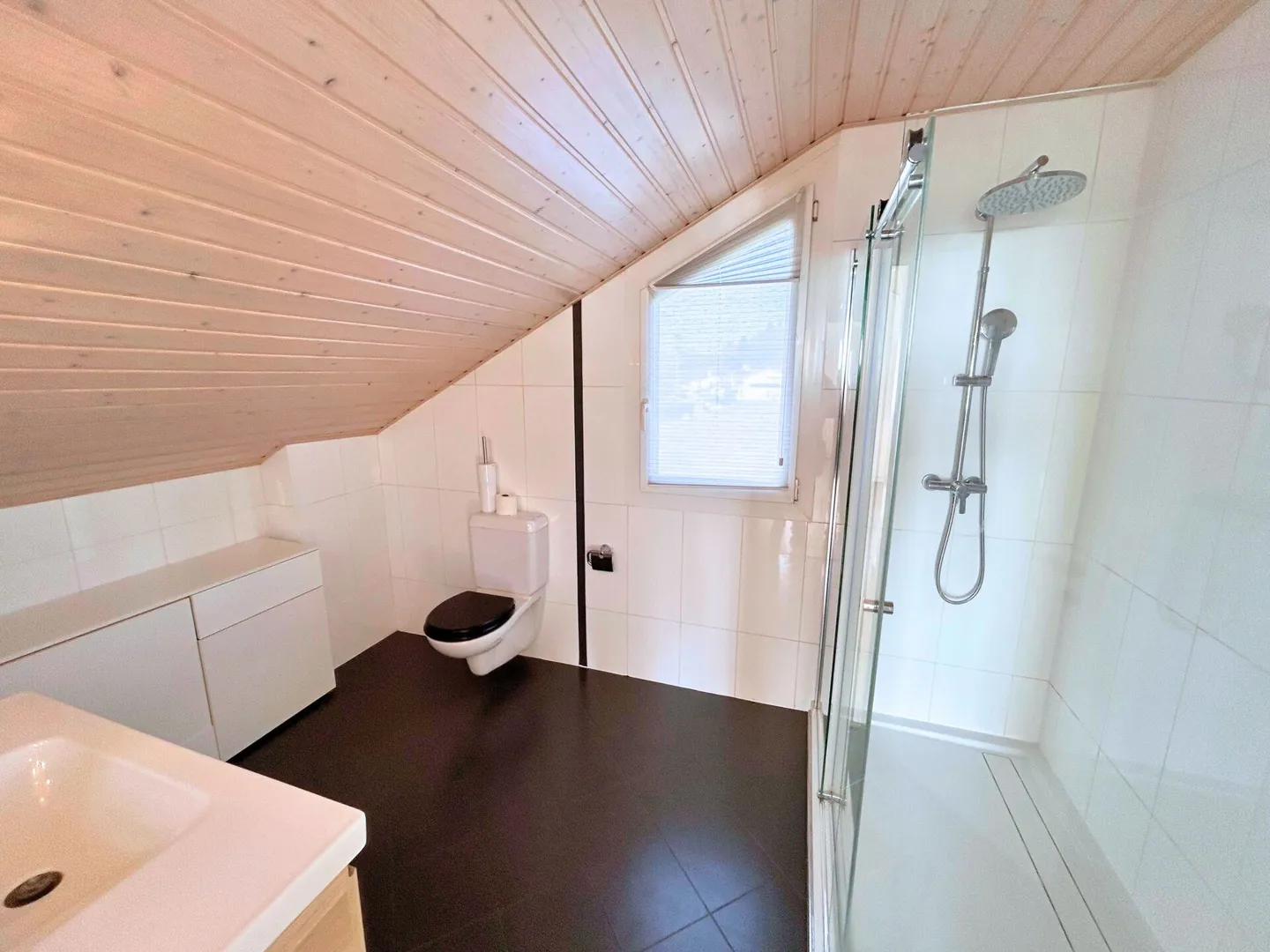 Charming Semi-Detached Villa - Photo 7 of 11