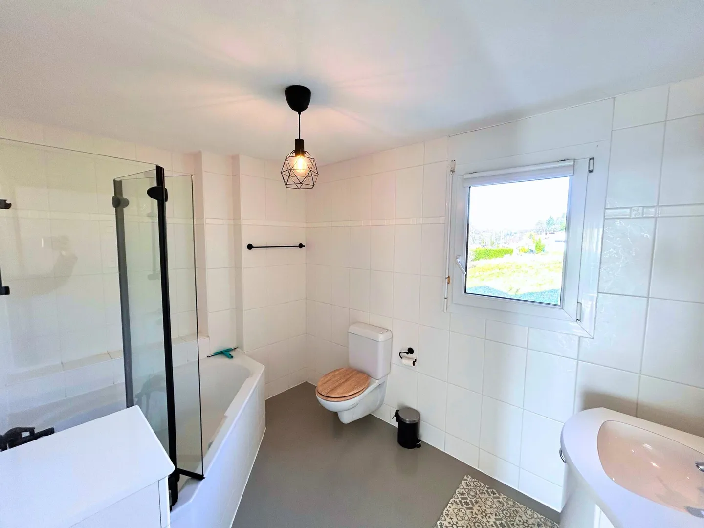 Charming Semi-Detached Villa - Photo 8 of 11