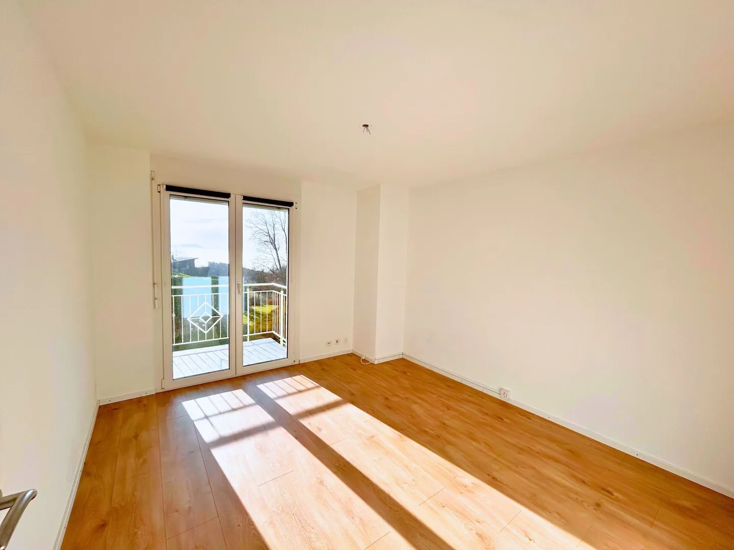 Charming Semi-Detached Villa - Photo 10 of 11