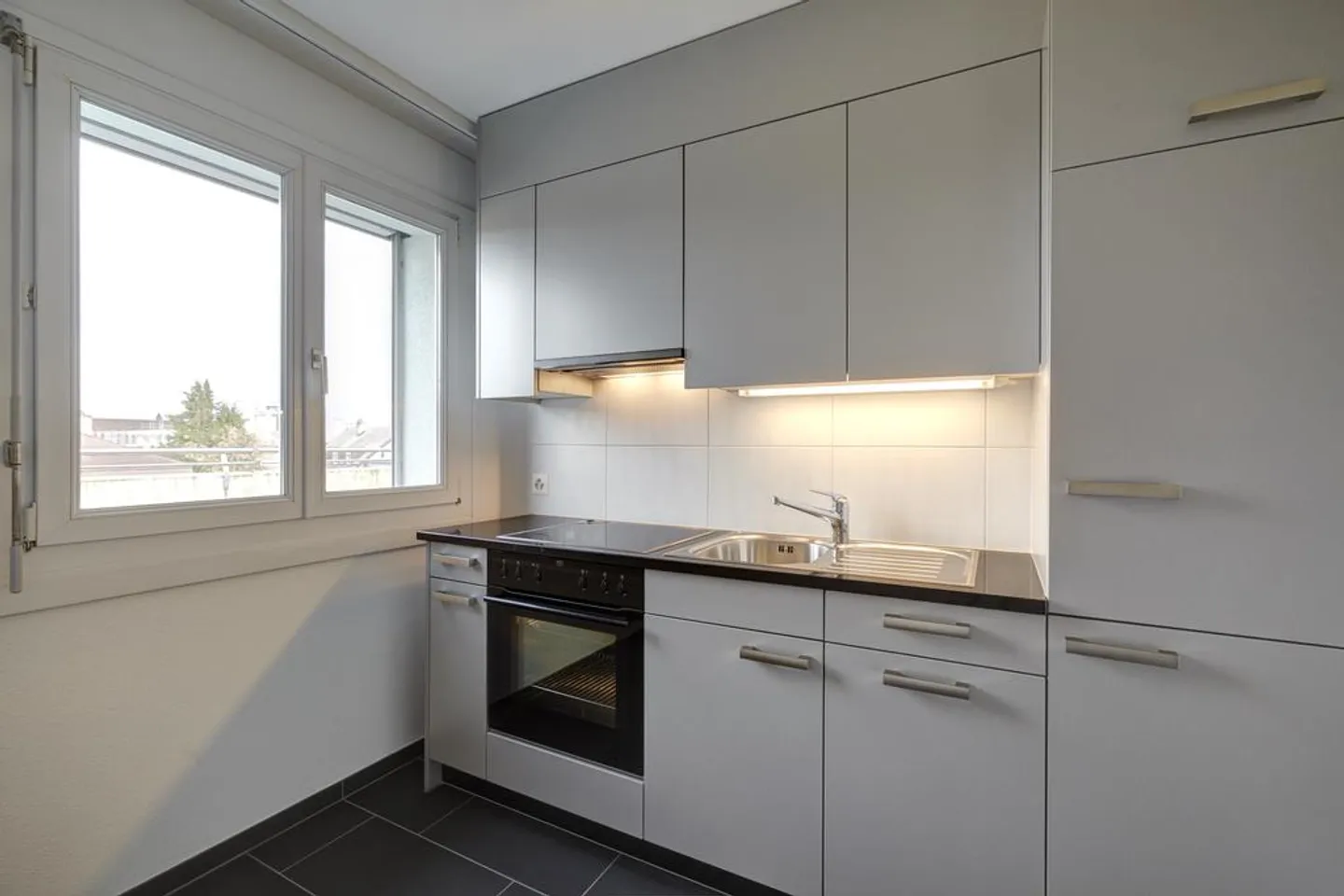 Bright 1-room apartment in a central location - Photo 3 of 5
