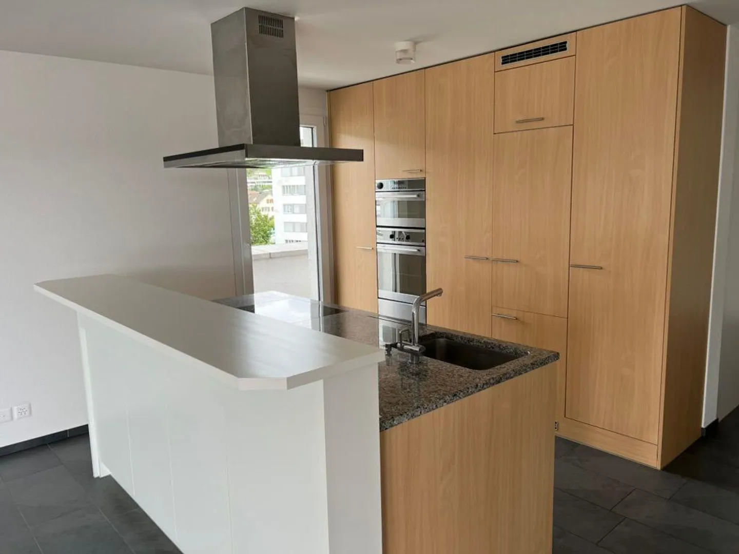 Moderne Attikawohnung mit Terrasse - Foto 4 von 10