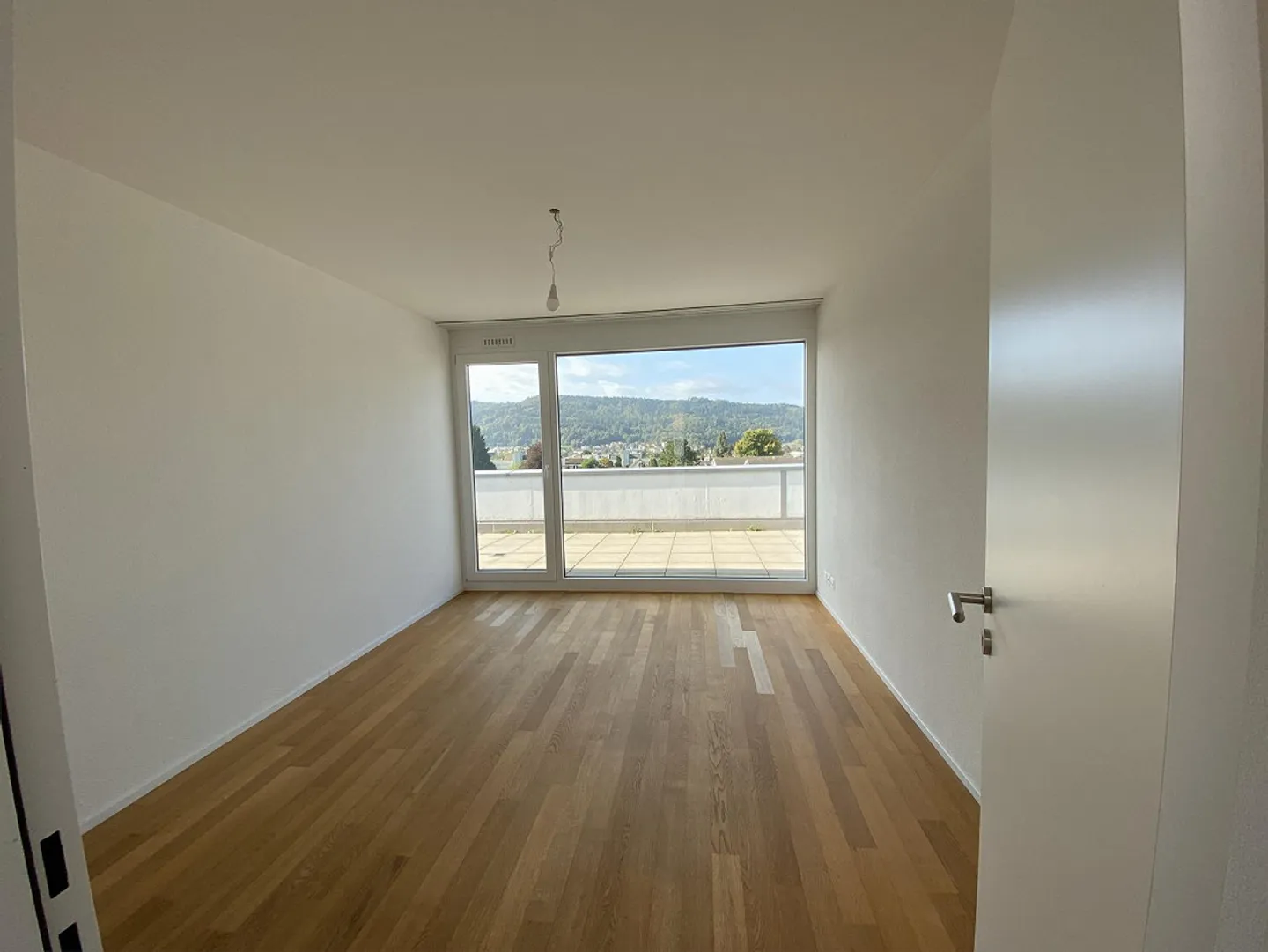 Moderne Attikawohnung mit Terrasse - Foto 5 von 10
