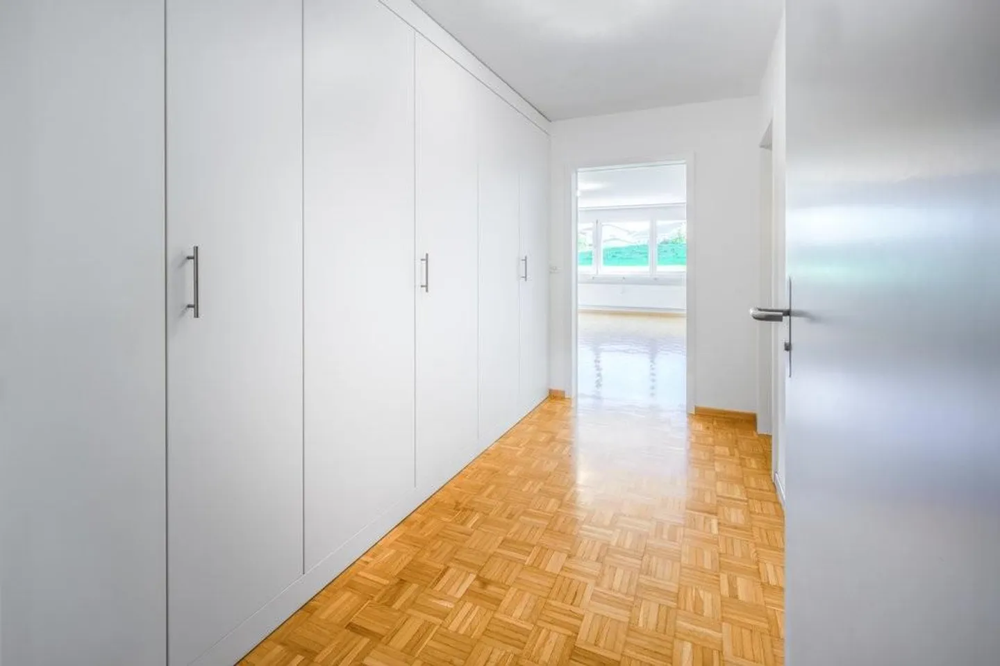 Il generoso e moderno appartamento con una camera nel quartiere sud! - Foto 3 di 6