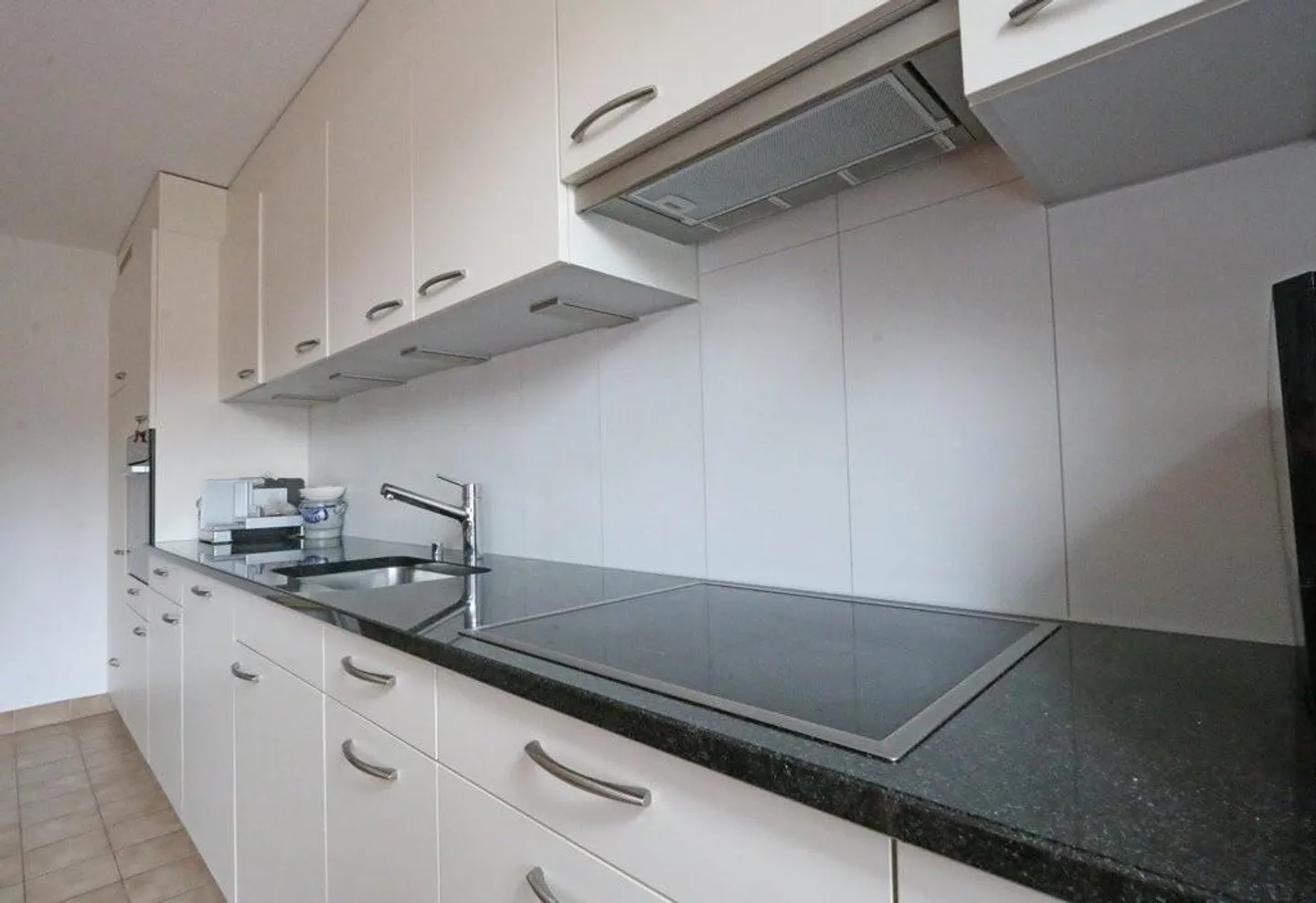 Bright 3.5-room apartment with a view of greenery - Photo 2 of 9