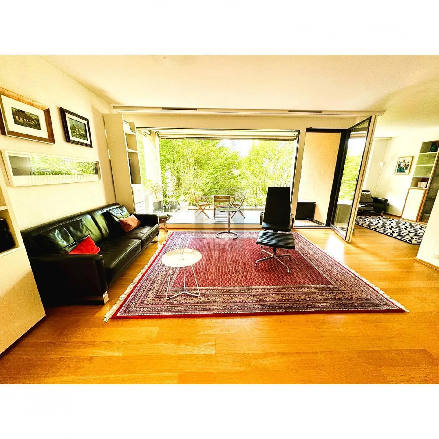 Di alta qualità con piscina interna e vista sul verde - Foto 2 di 6