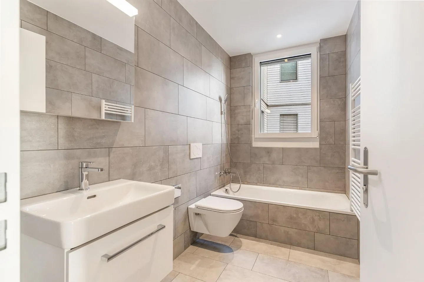 Modern apartment in a quiet location - Photo 4 of 9