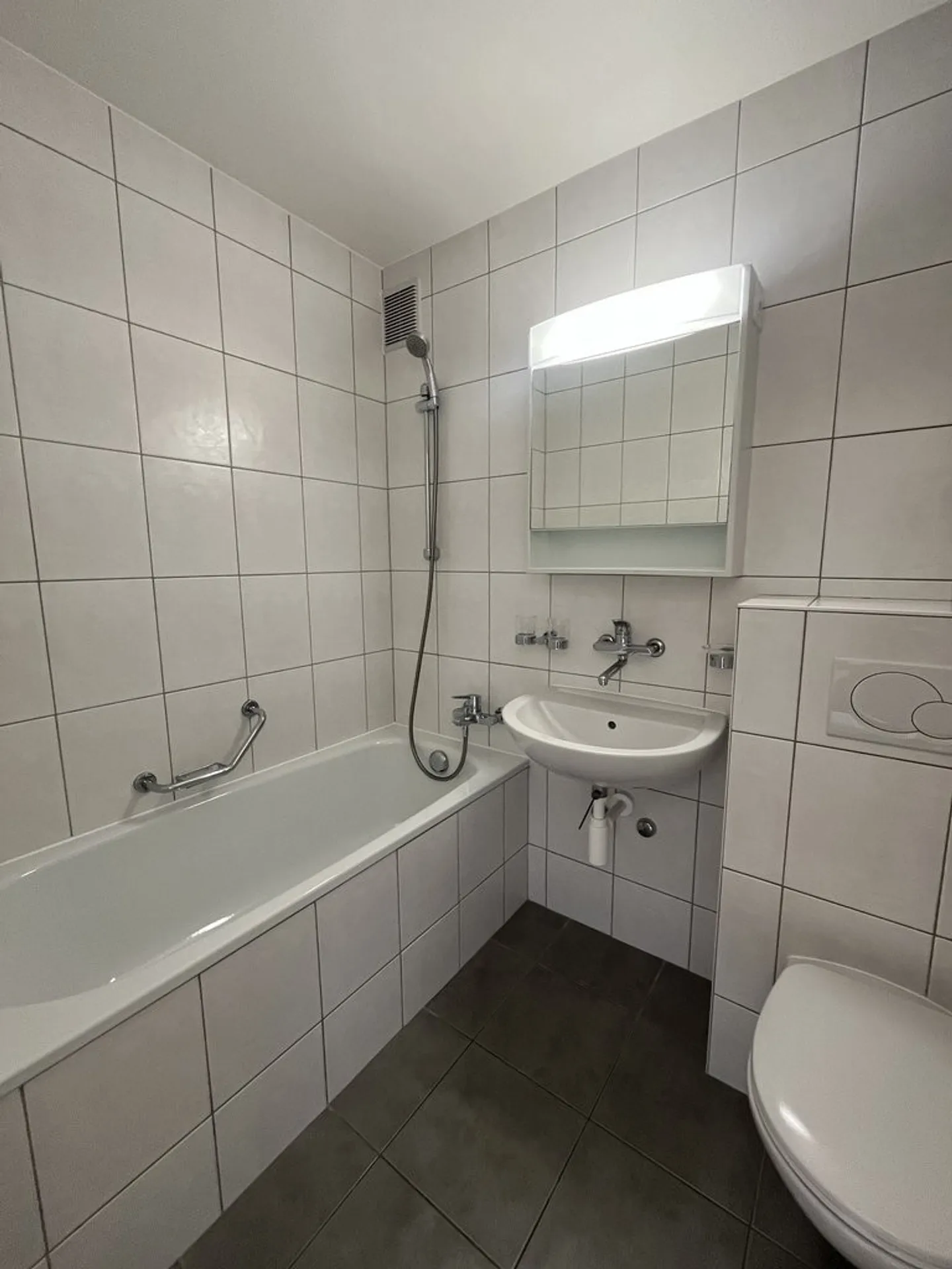 Beautiful 2-room apartment in the Arêtes district - Photo 3 of 5