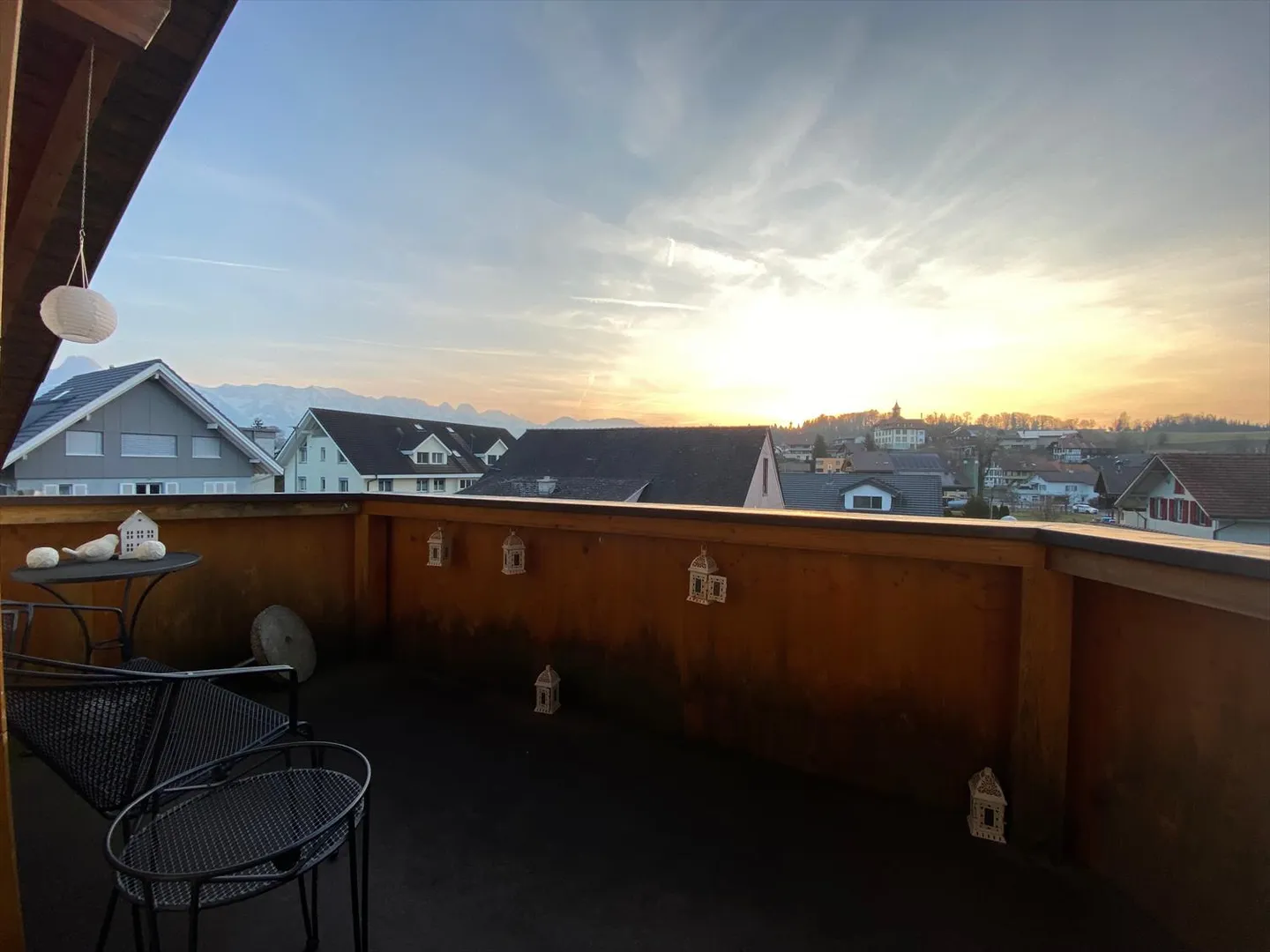 Ampio appartamento duplex di 5,5 locali a Uttigen, Canton BE - Foto 8 di 9