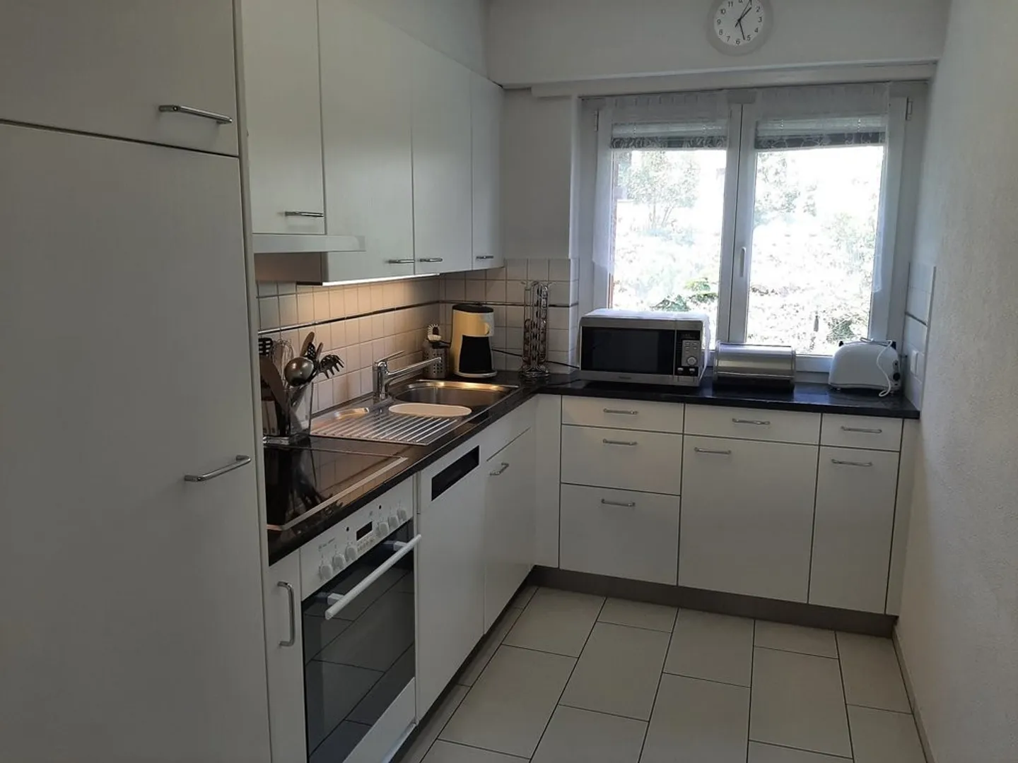 Apartment for rent - Photo 3 of 4